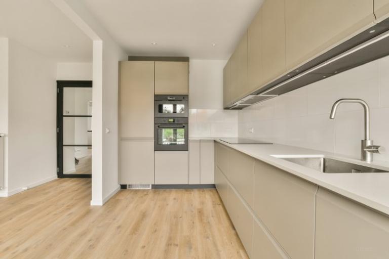 Gemeubileerd 4-slaapkamerappartement met balkon - Afbeelding 7