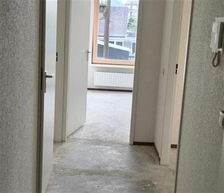 Senior apartment with balcony and lift - Image 5