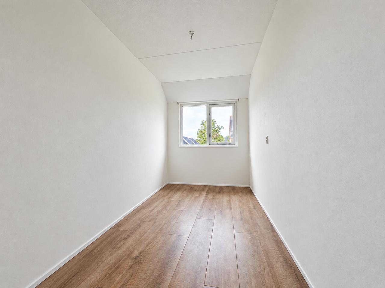 Four bedrooms and garden in Hoorn - Image 8