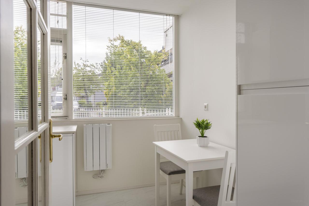 Corner house with wraparound garden in Wassenaar - Image 7