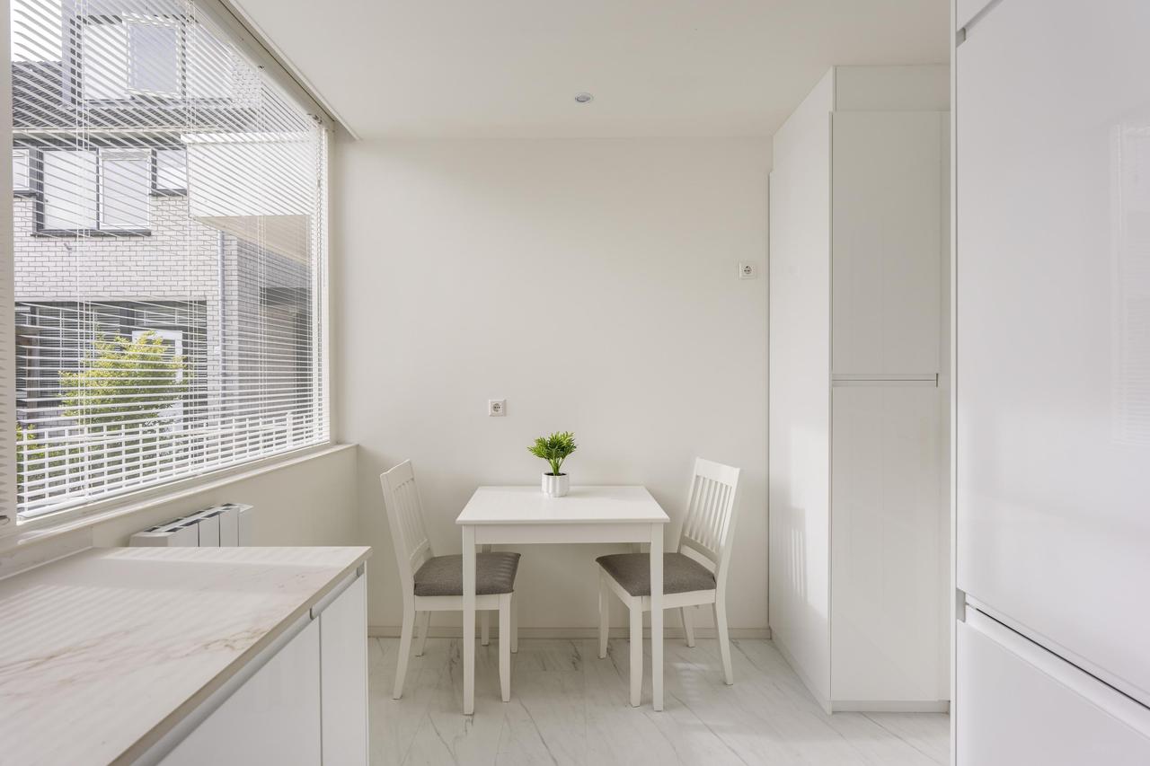 Corner house with wraparound garden in Wassenaar - Image 8