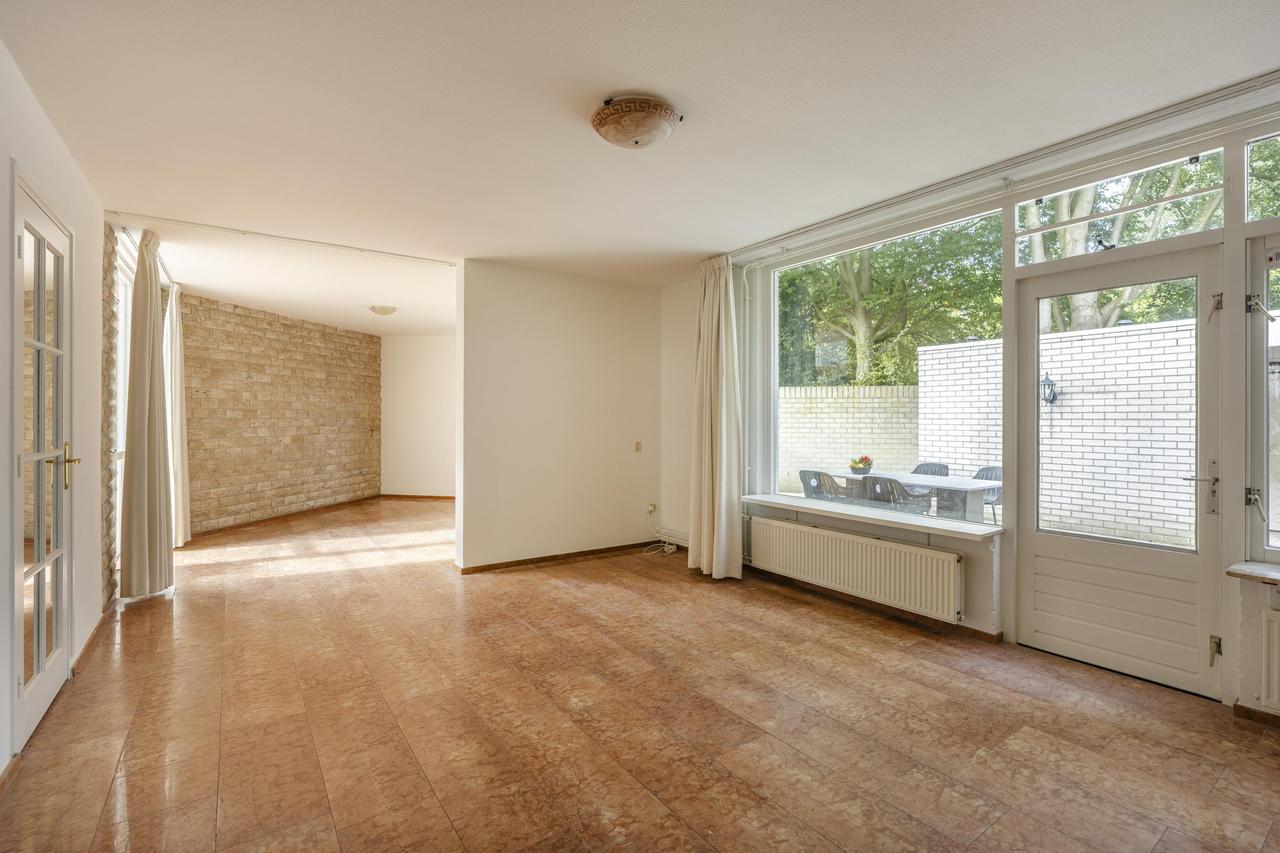 Corner house with wraparound garden in Wassenaar - Image 11