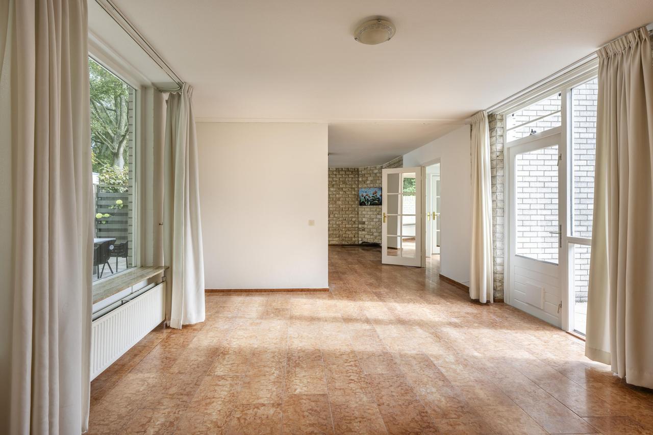 Corner house with wraparound garden in Wassenaar - Image 14