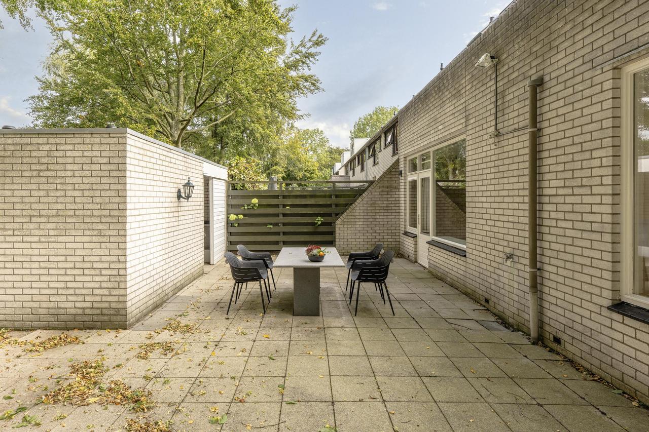 Corner house with wraparound garden in Wassenaar - Image 18