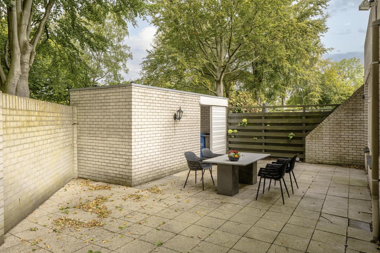 Corner house with wraparound garden in Wassenaar - Image 19