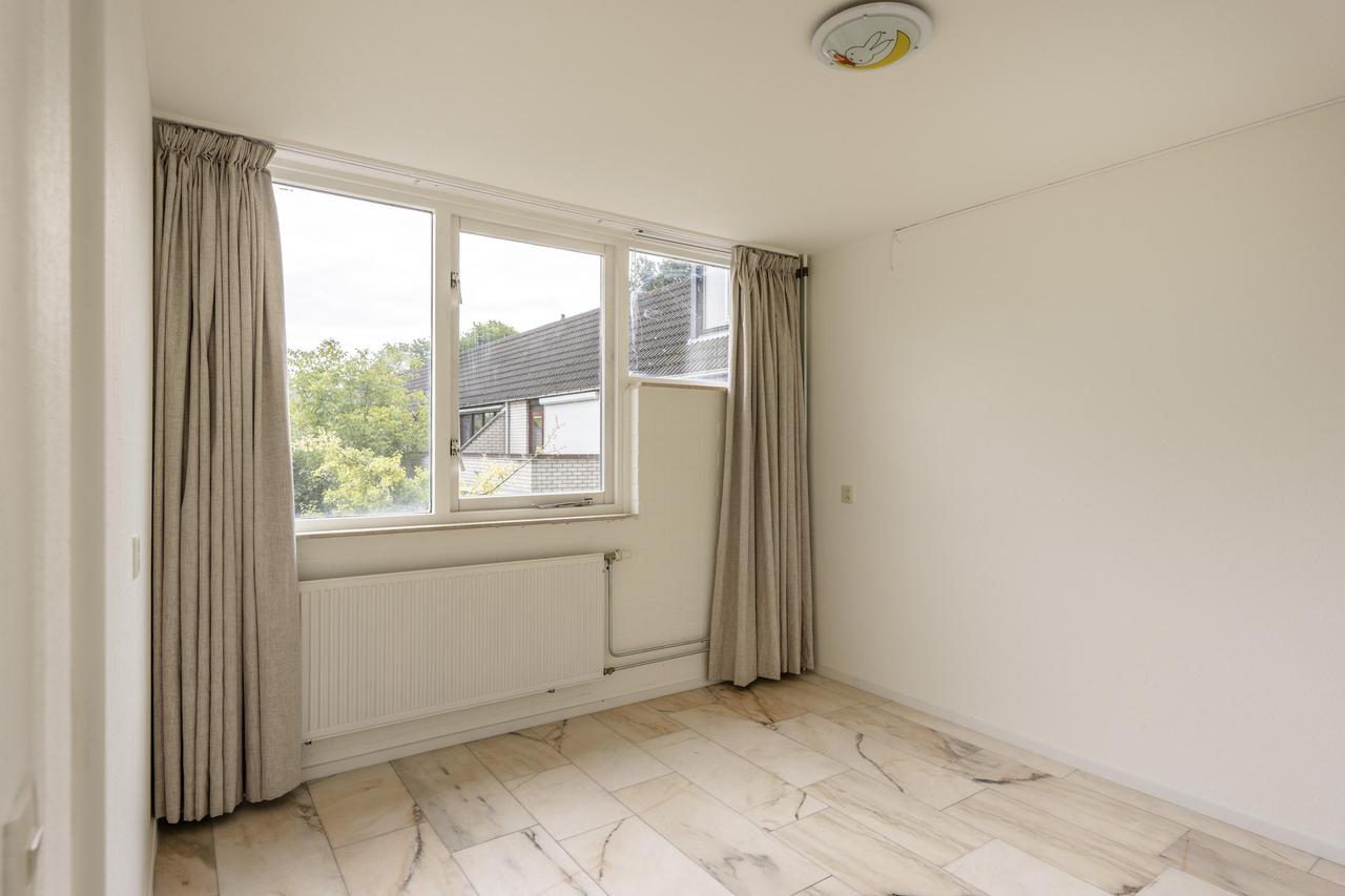 Corner house with wraparound garden in Wassenaar - Image 28