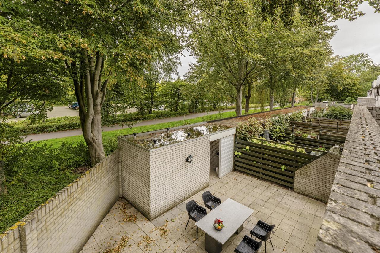 Corner house with wraparound garden in Wassenaar - Image 34