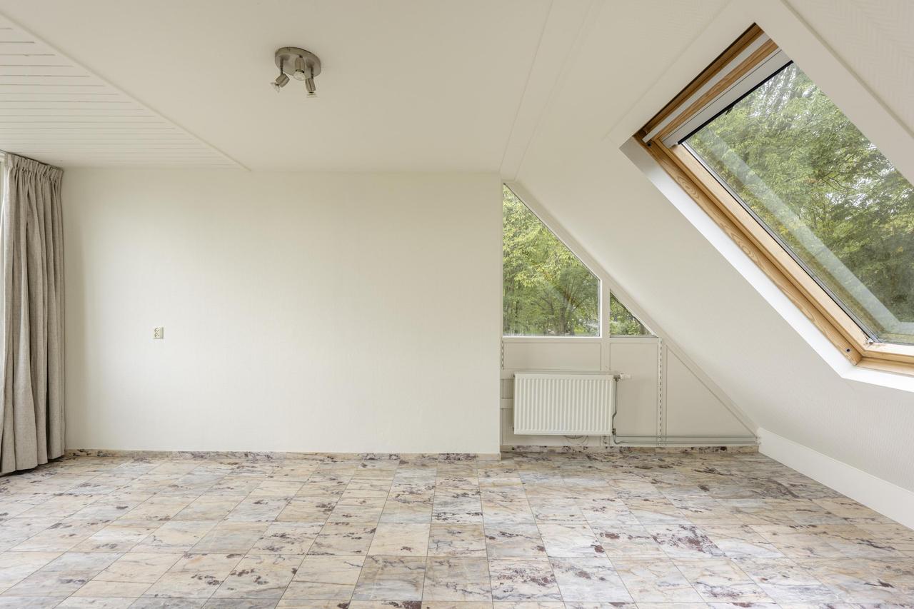 Corner house with wraparound garden in Wassenaar - Image 36
