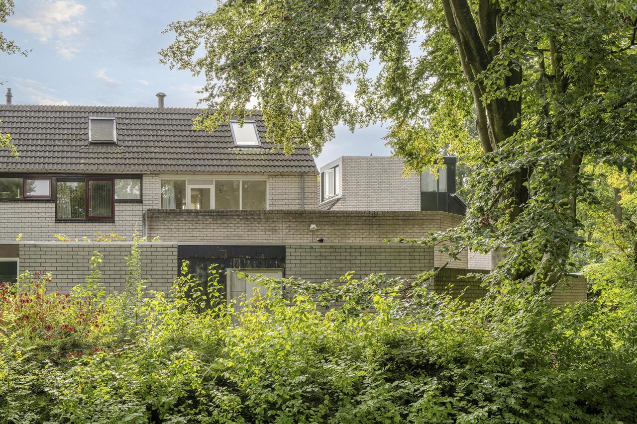 Corner house with wraparound garden in Wassenaar - Image 42