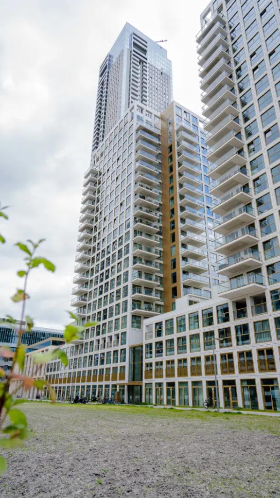 99 m² apartment with balcony on 15th floor - Image 2