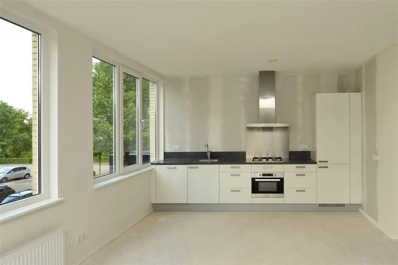 82 m² Apartment with Terrace in Huizen - Image 3