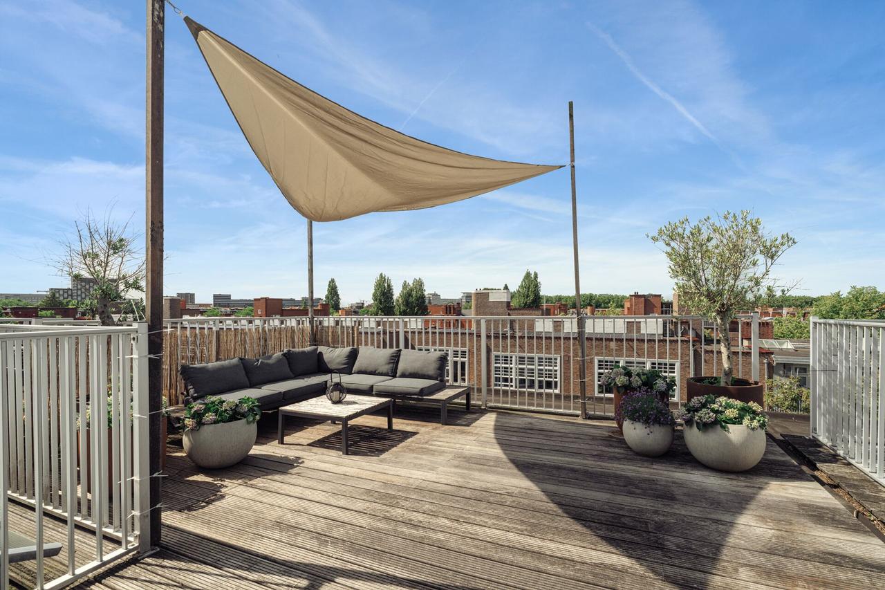 92 m² dubbel bovenhuis met dakterras - Afbeelding 1