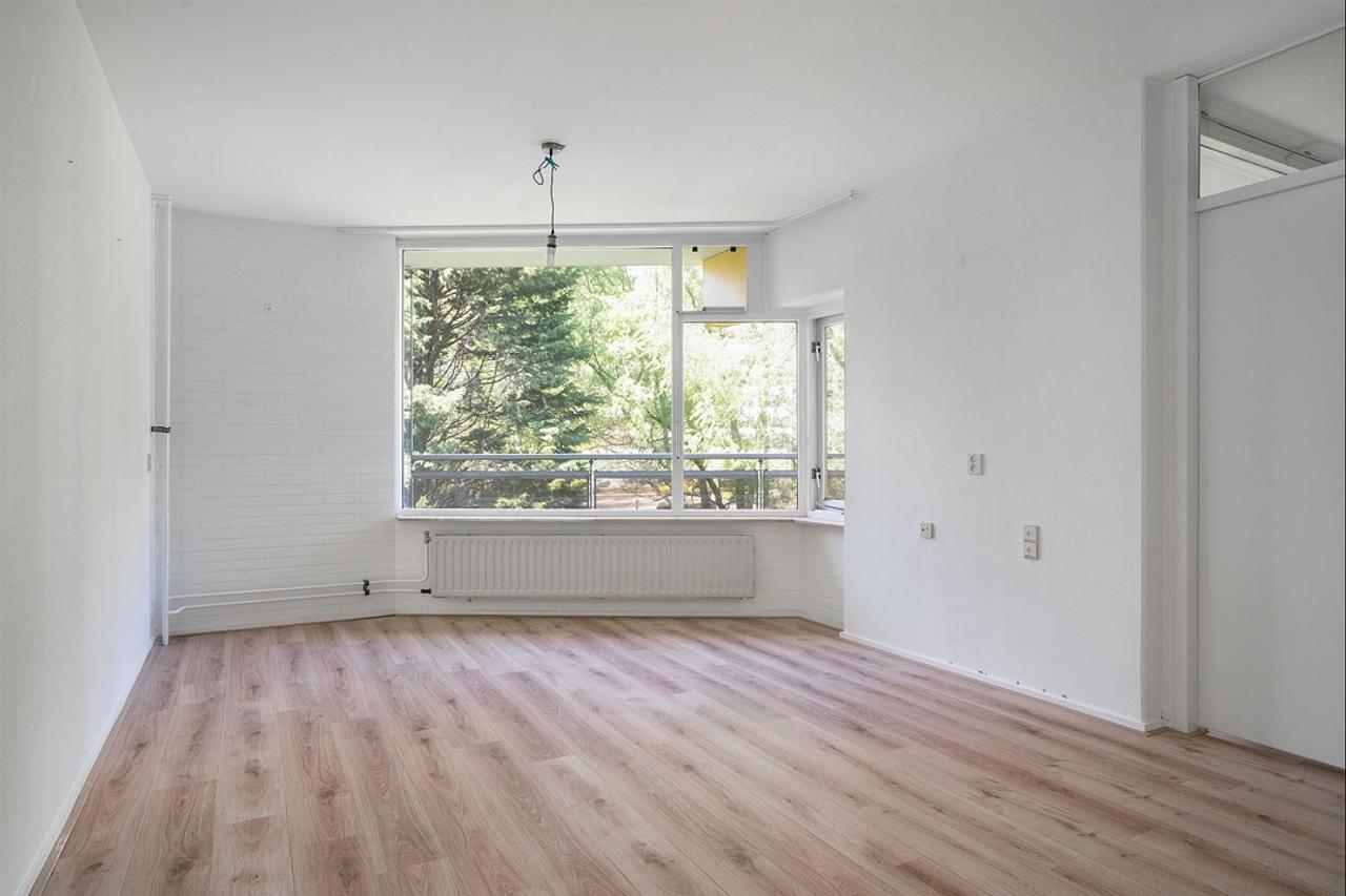 1-Bedroom Apartment with Balcony in Rijswijk - Image 2