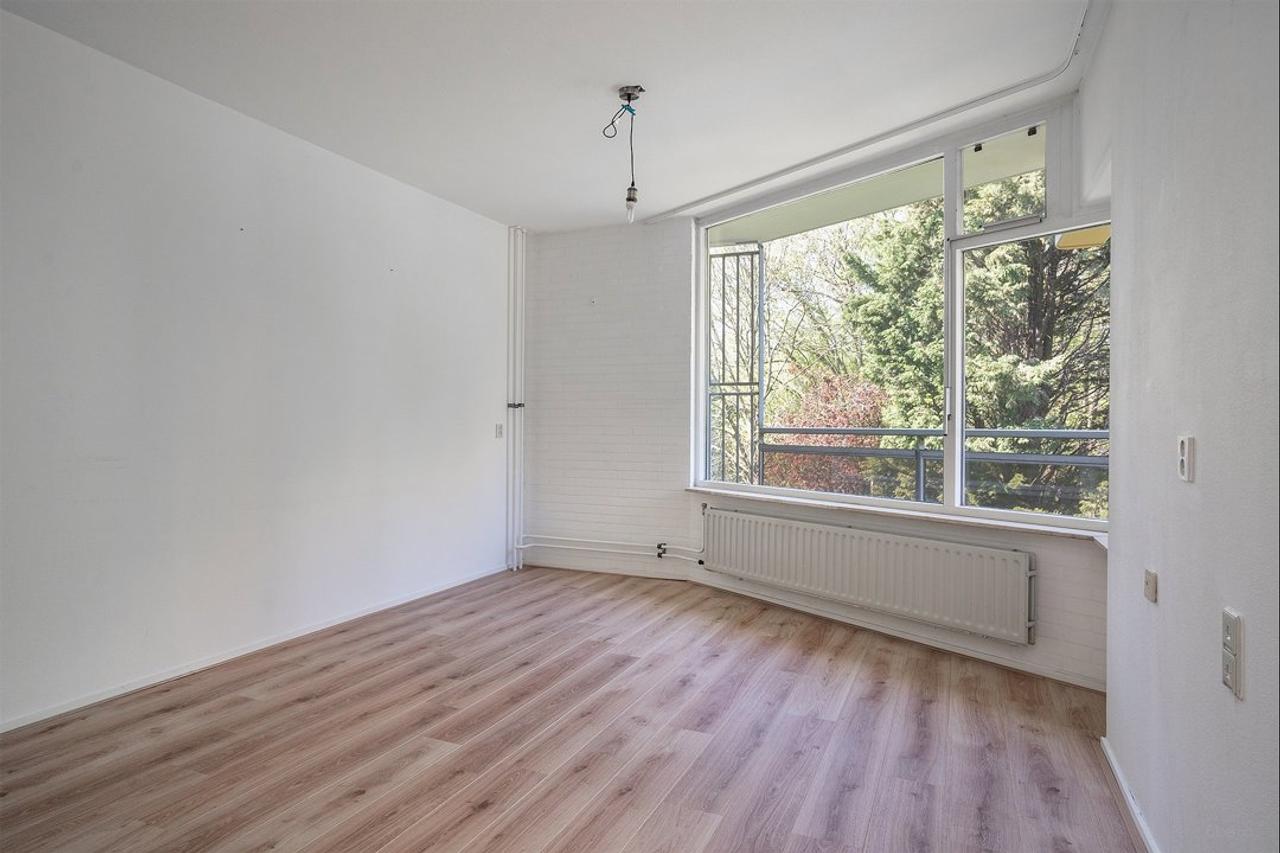 1-Bedroom Apartment with Balcony in Rijswijk - Image 4