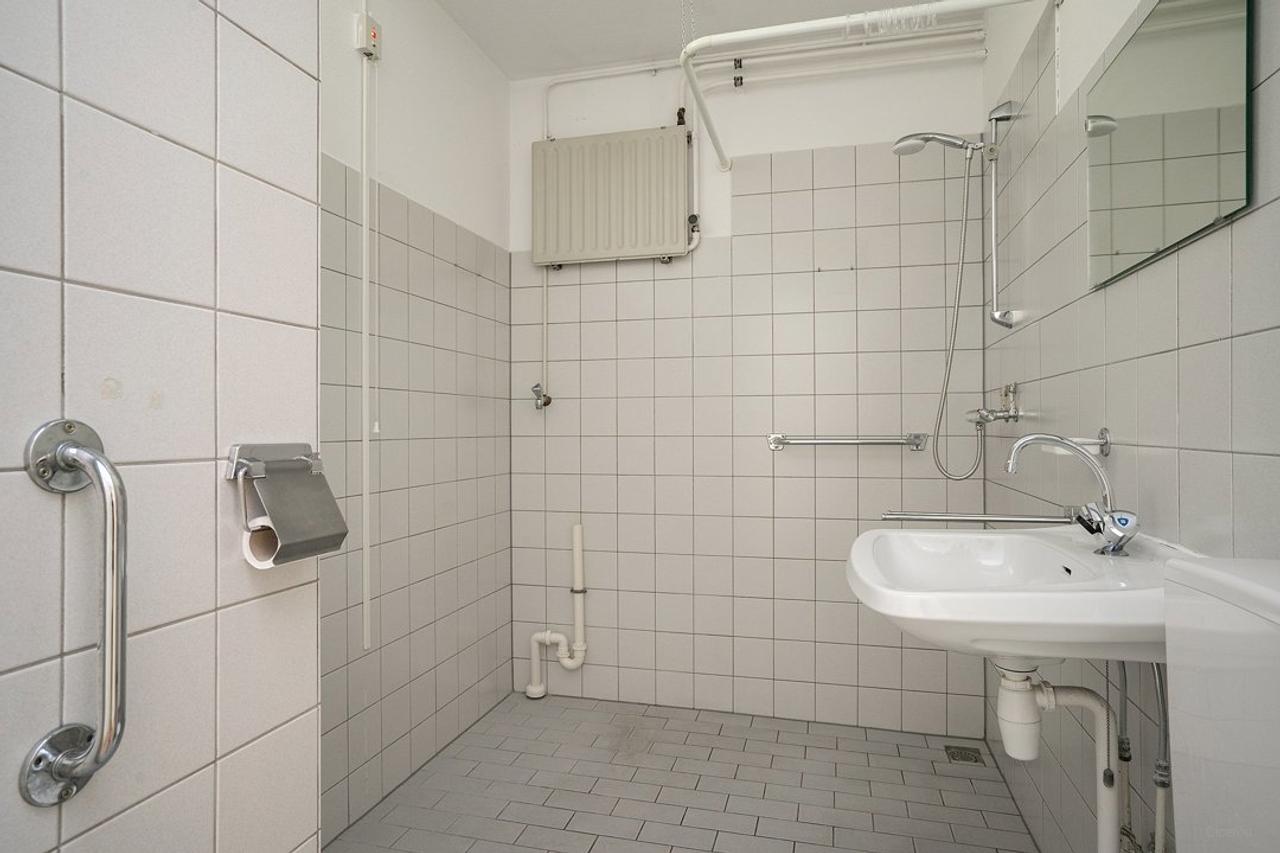 1-Bedroom Apartment with Balcony in Rijswijk - Image 7
