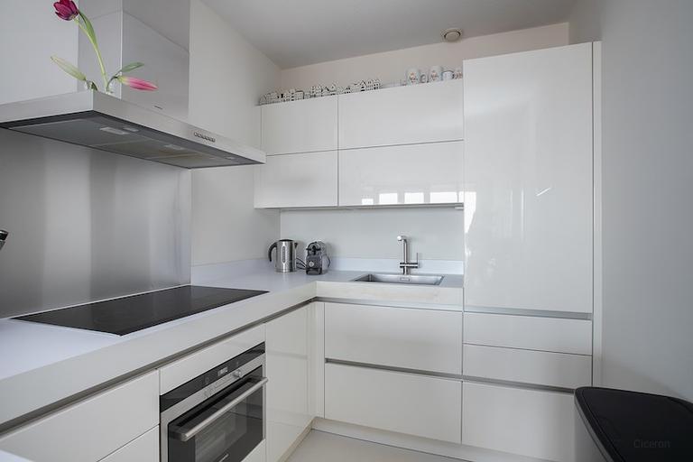 Furnished 3-Room Apartment with Terrace - Image 4