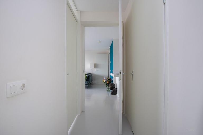 Furnished 3-Room Apartment with Terrace - Image 13