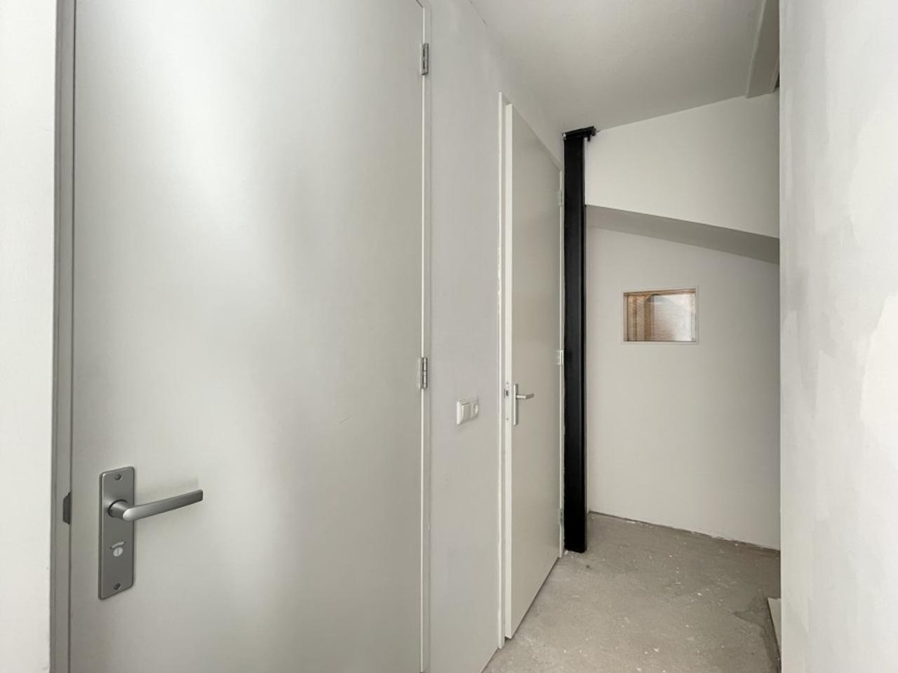 99 m² apartment with stained glass - Image 2