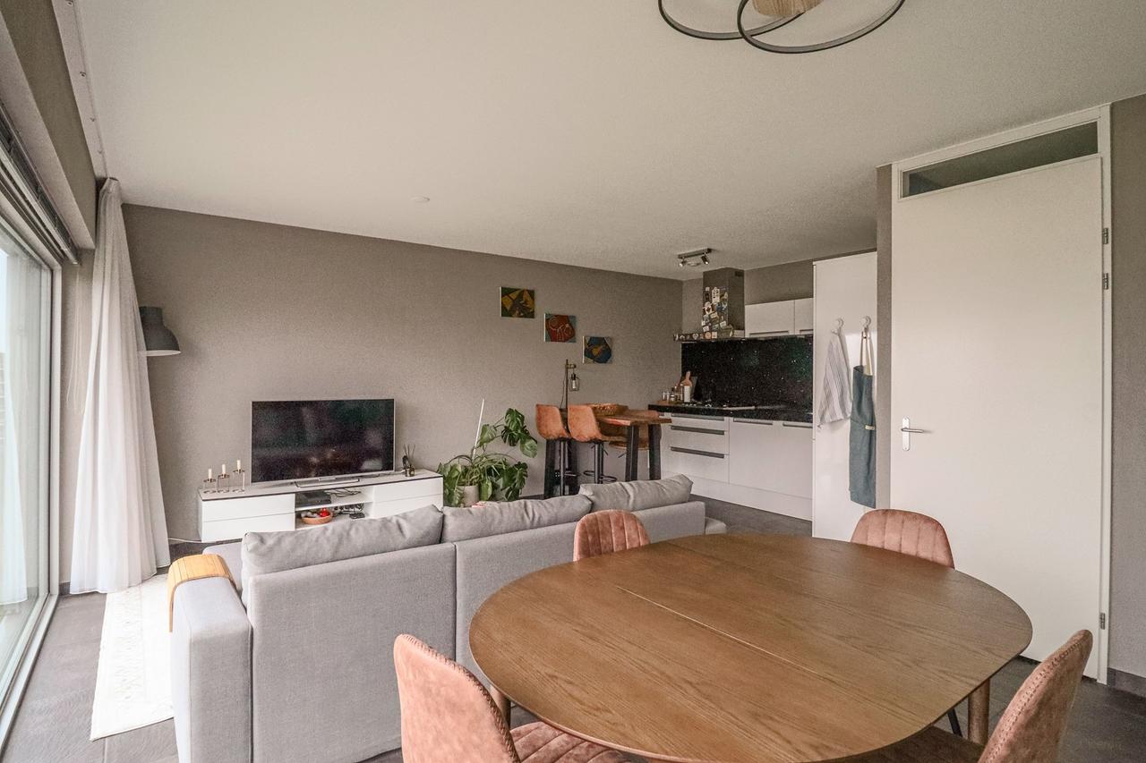 Gemeubileerd 3-kamerappartement in Osdorp - Afbeelding 2