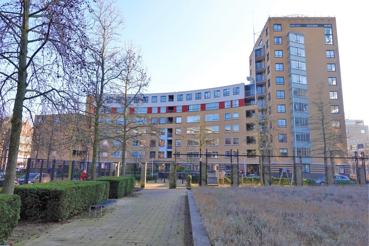 Gemeubileerd 1-slaapkamerappartement met balkon - Afbeelding 1