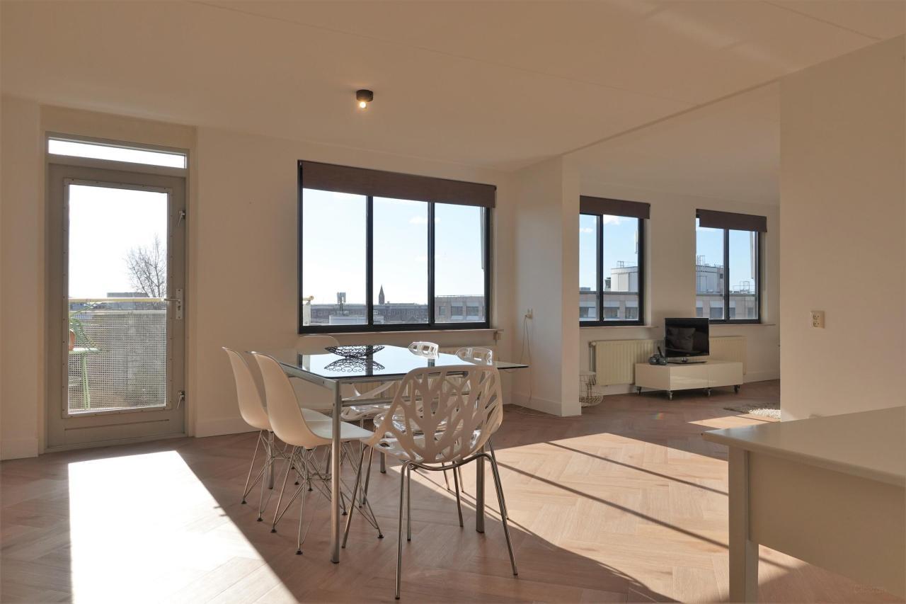 Gemeubileerd 1-slaapkamerappartement met balkon - Afbeelding 2