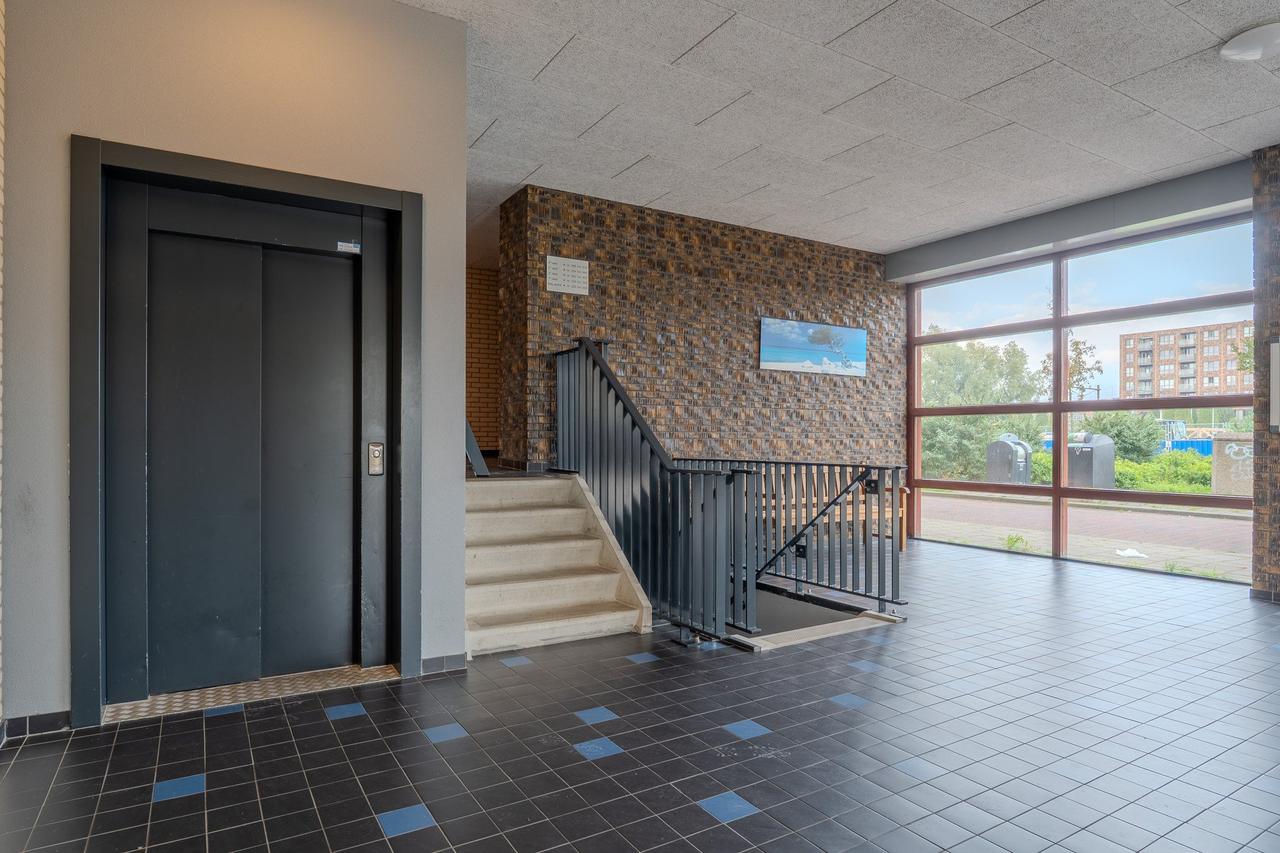 101 m² Apartment with Balcony and Parking - Image 4