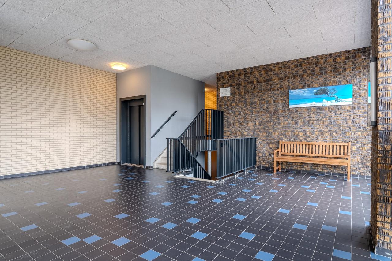 101 m² Apartment with Balcony and Parking - Image 5