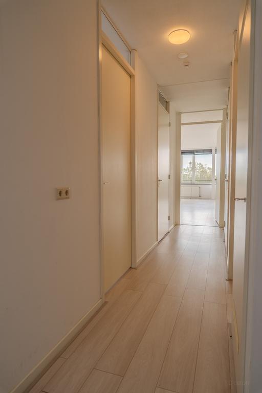 101 m² Apartment with Balcony and Parking - Image 9