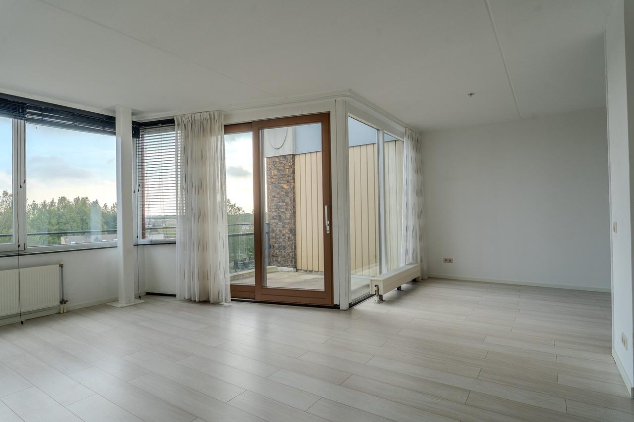 101 m² Apartment with Balcony and Parking - Image 12