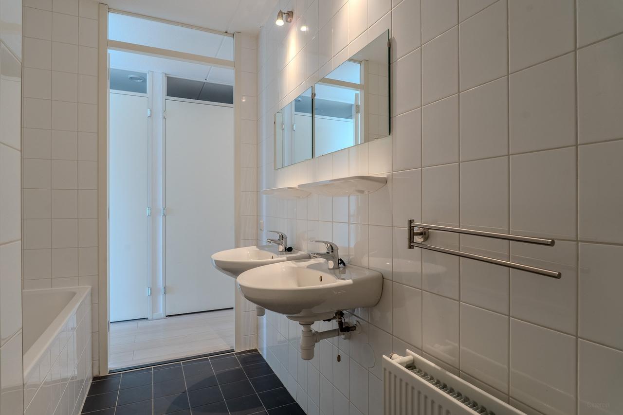 101 m² Apartment with Balcony and Parking - Image 26
