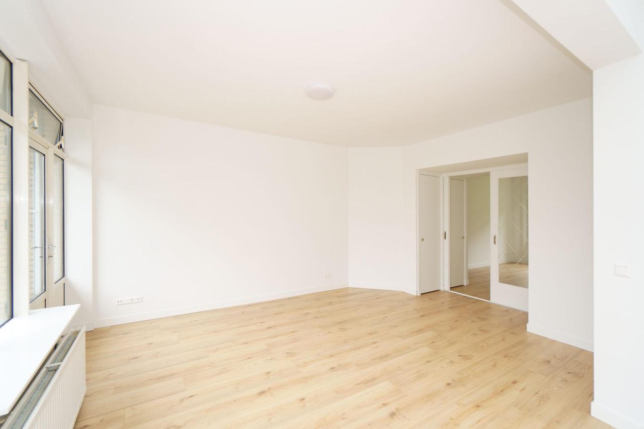 82 m² Apartment with Terrace in Bohemen - Image 4