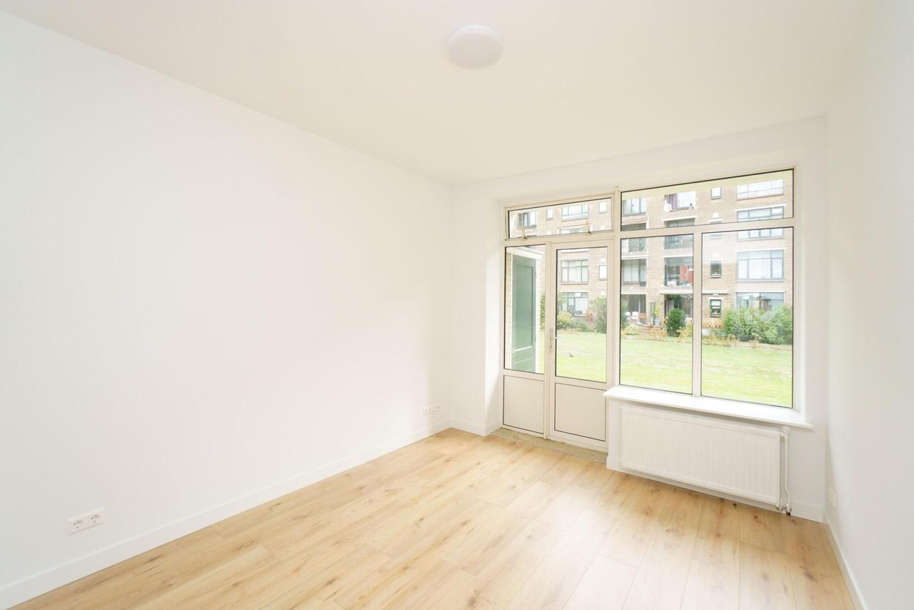 82 m² Apartment with Terrace in Bohemen - Image 6