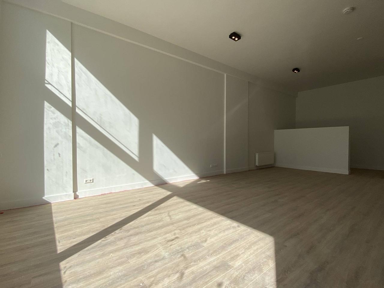 Volledig gerenoveerde studio in Oud Crooswijk - Afbeelding 3