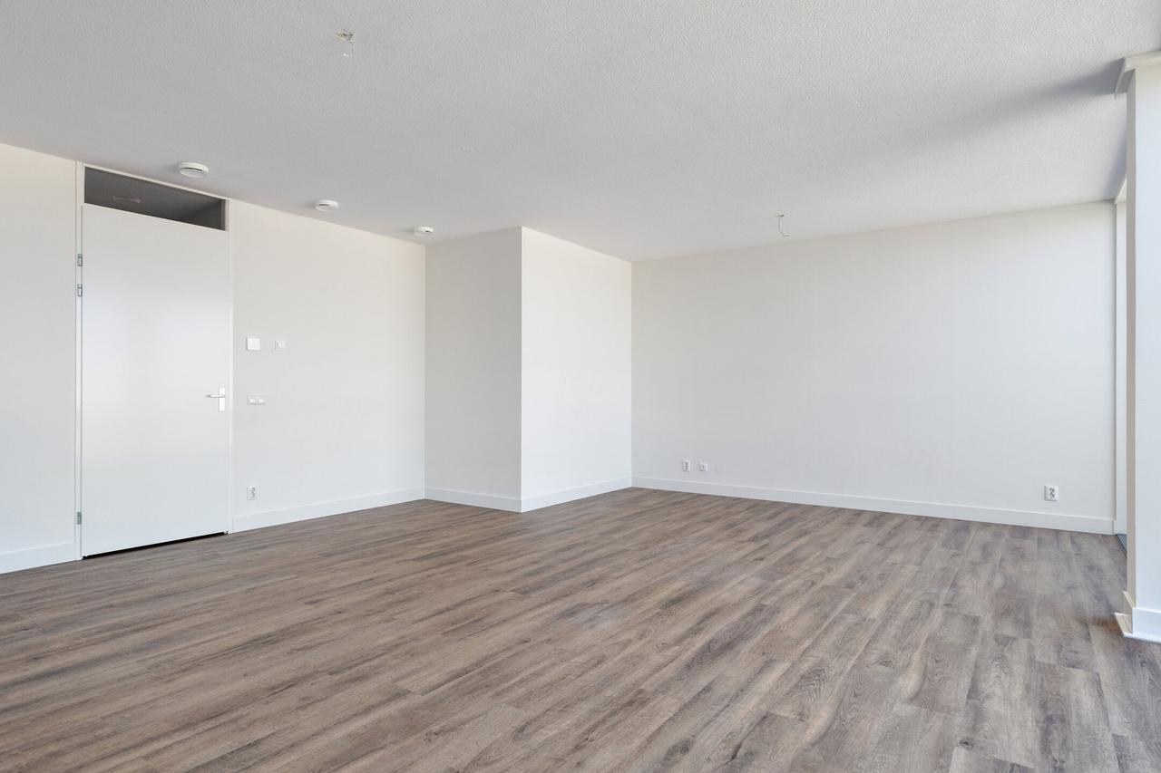 94 m² apartment with two balconies - Image 4