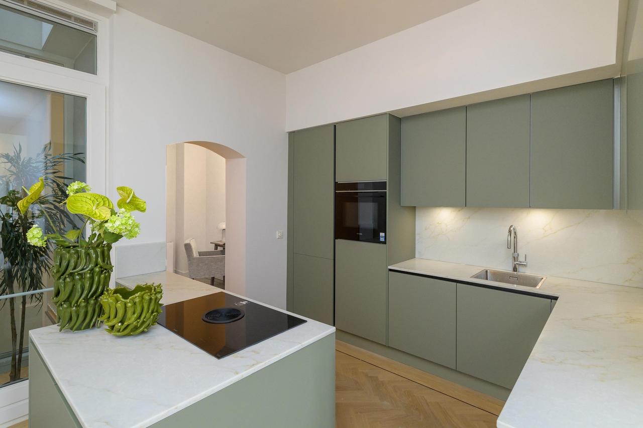 145 m² with garden near the Rijksmuseum - Image 12