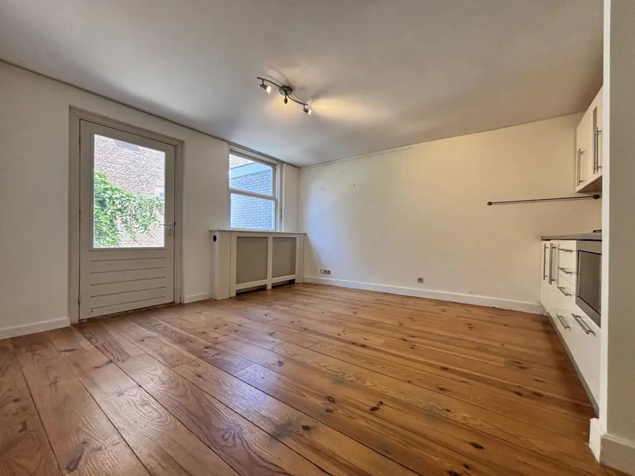 Apartment with garden in Huygenspark - Image 2