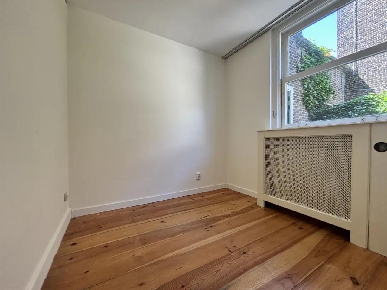 Apartment with garden in Huygenspark - Image 8