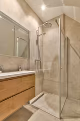 Four-Bedroom Home in Kinkerbuurt