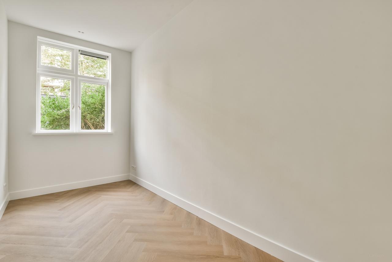 Four-Bedroom Home in Kinkerbuurt - Image 4