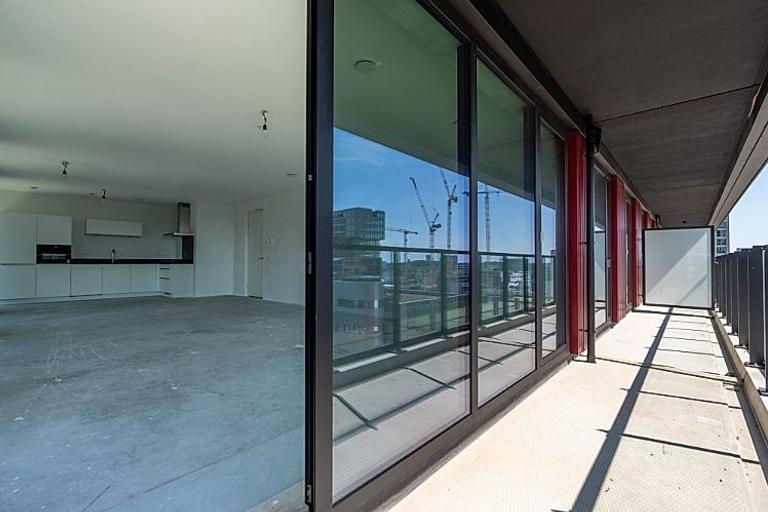 100 m² Corner Apartment with Balcony - Image 7