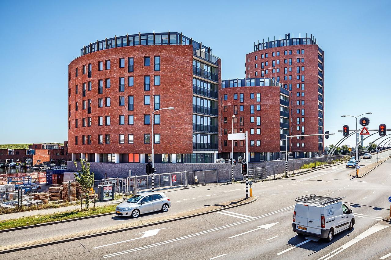 73 m² apartment with balcony in Haarlem - Image 1