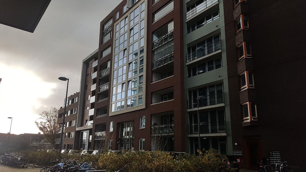 83 m² Apartment Next to Philips Stadium - Image 1
