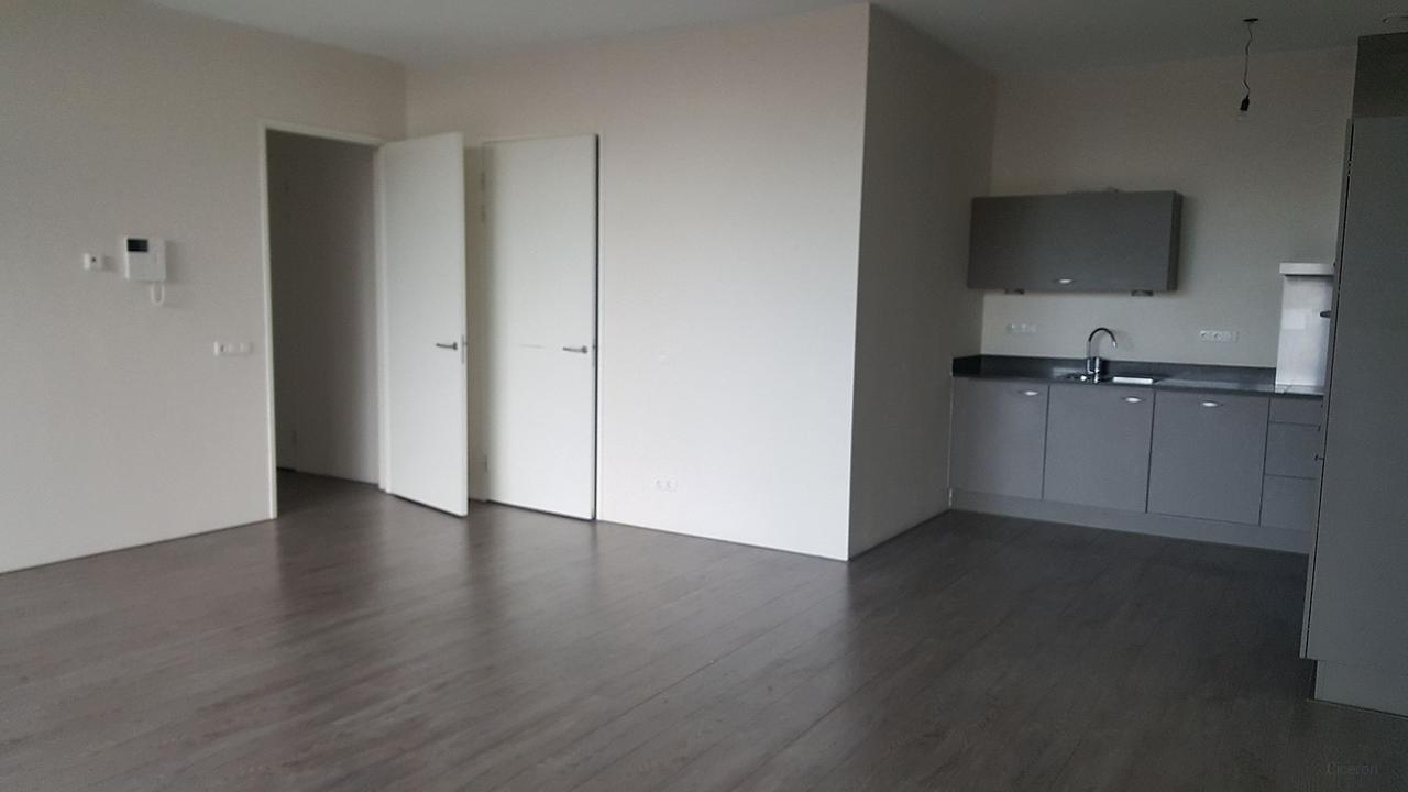 83 m² Apartment Next to Philips Stadium - Image 2