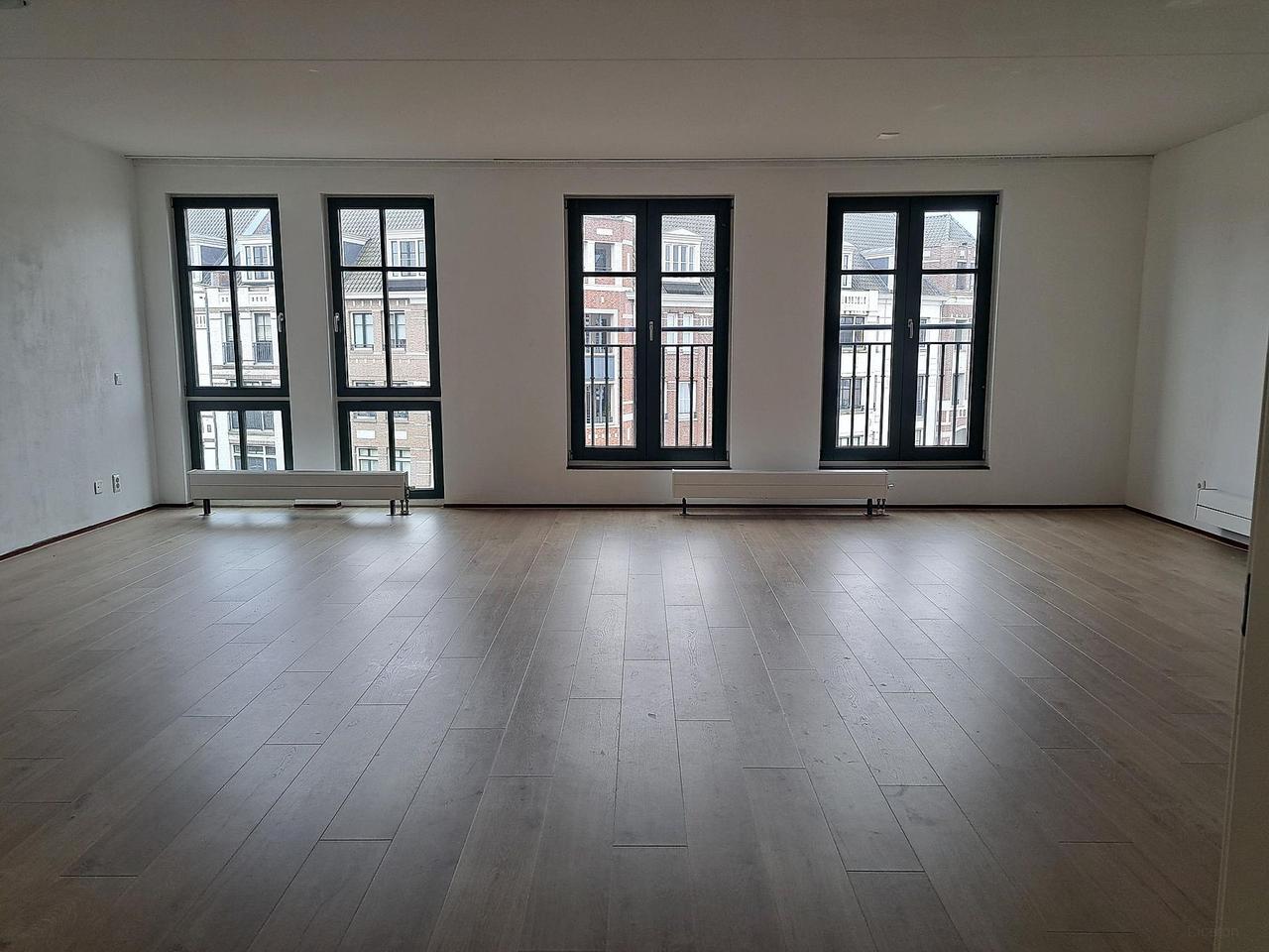 110 m² appartement met 2 slaapkamers - Afbeelding 2