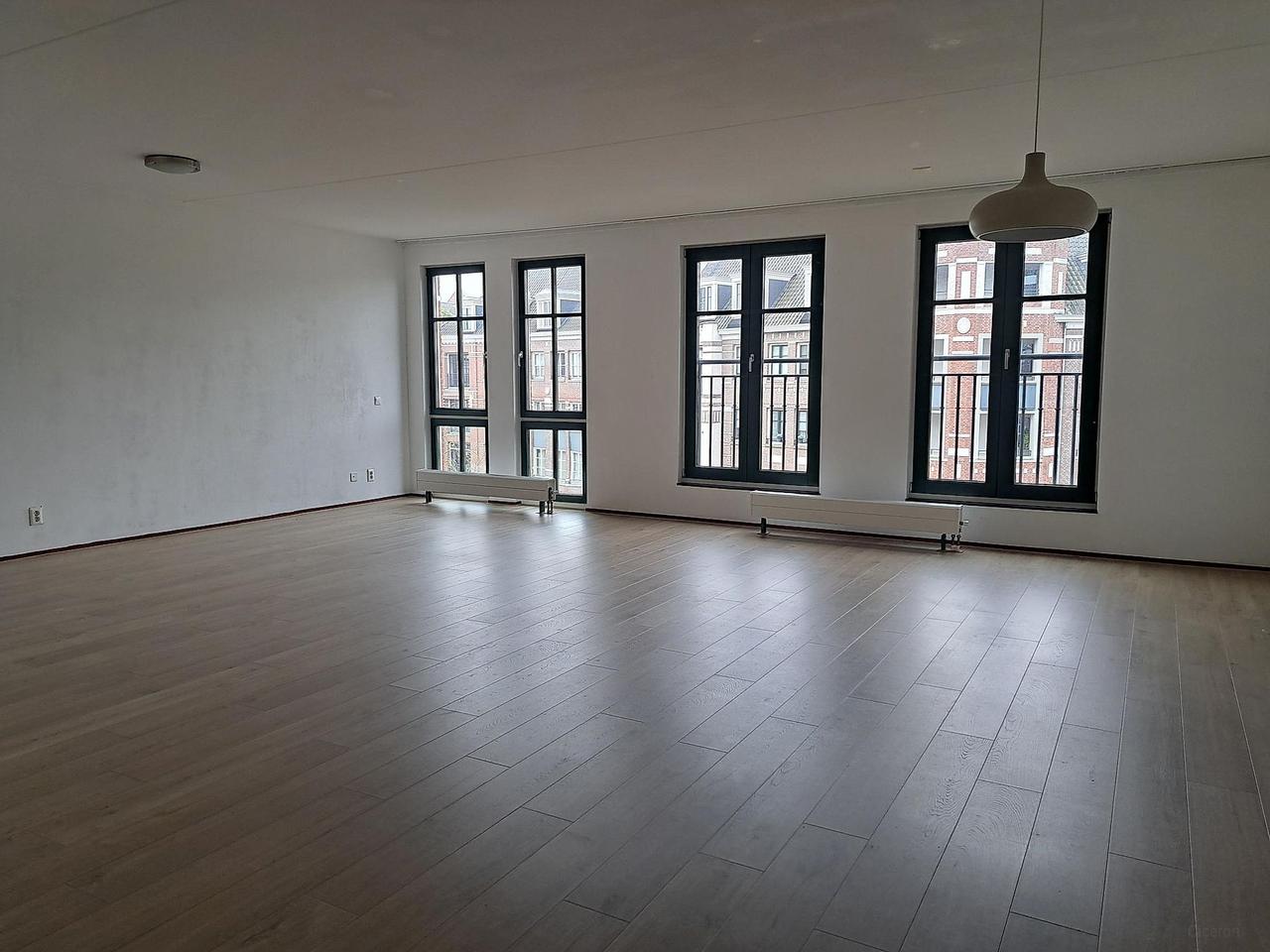 110 m² appartement met 2 slaapkamers - Afbeelding 3