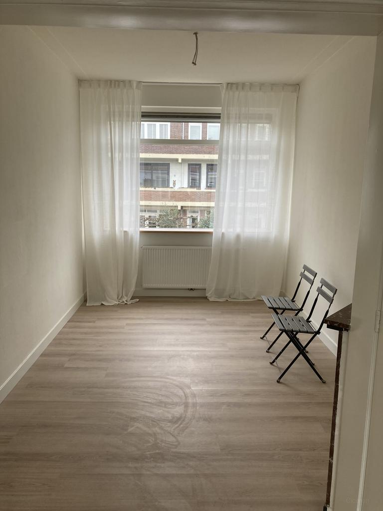 4-bedroom home with balcony in The Hague - Image 2