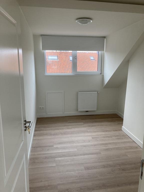 4-bedroom home with balcony in The Hague - Image 4