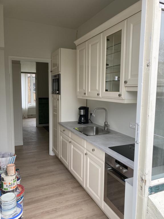 4-bedroom home with balcony in The Hague - Image 11
