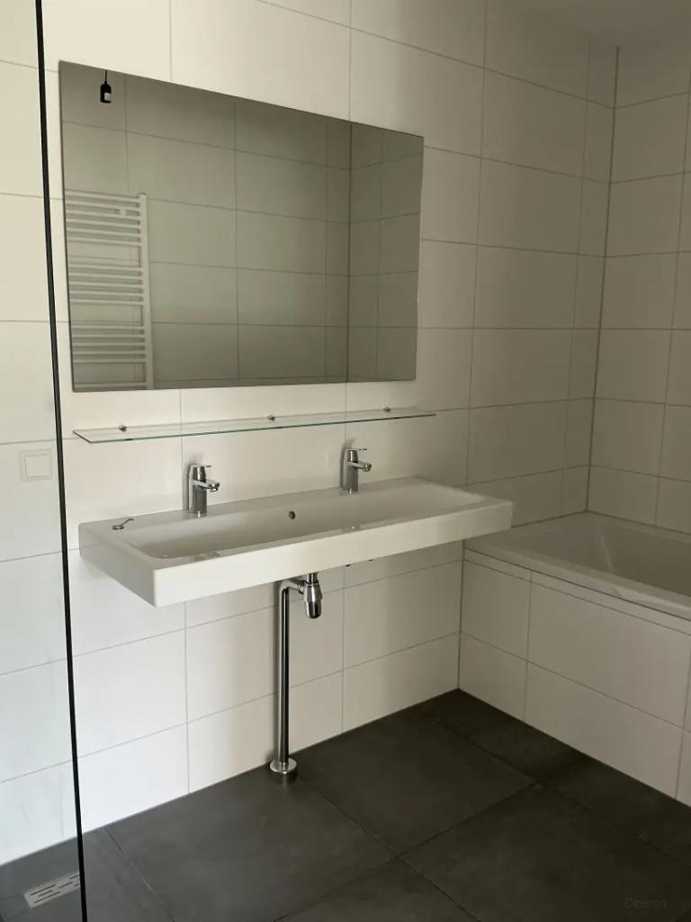 95 m² appartement met balkon in Oostelijk Havengebied - Afbeelding 2