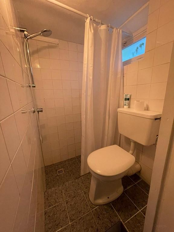 Studentenkamer van 12 m² met eigen wastafel - Afbeelding 7
